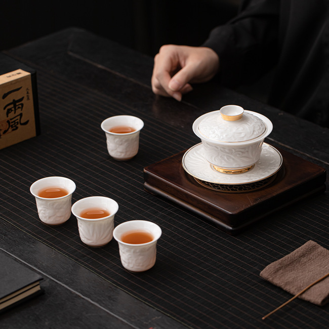 陶瓷雕塑摆件